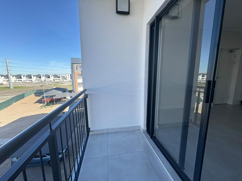 To Let 1 Bedroom Property for Rent in Sandown Western Cape